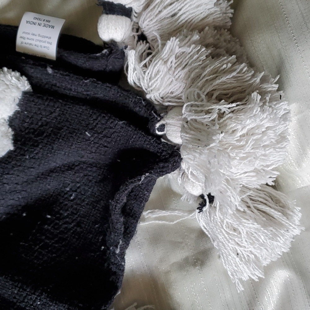 Rachel Zoe Yarn Ghost Throw Blanket - Picture 6 of 8